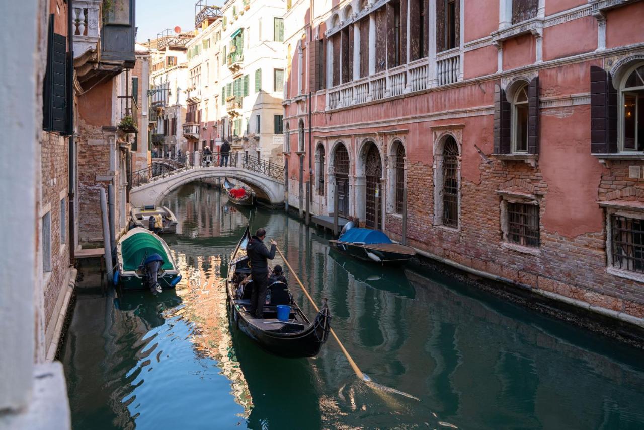 Apartamento Ve.N.I.Ce Cera San Moise Venecia Exterior foto